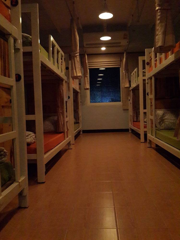 Eat - Ting Cafe and Hostel 1