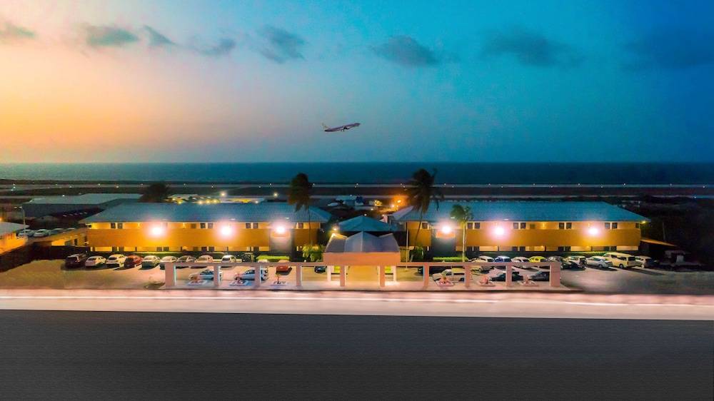 Curacao Airport Hotel 1