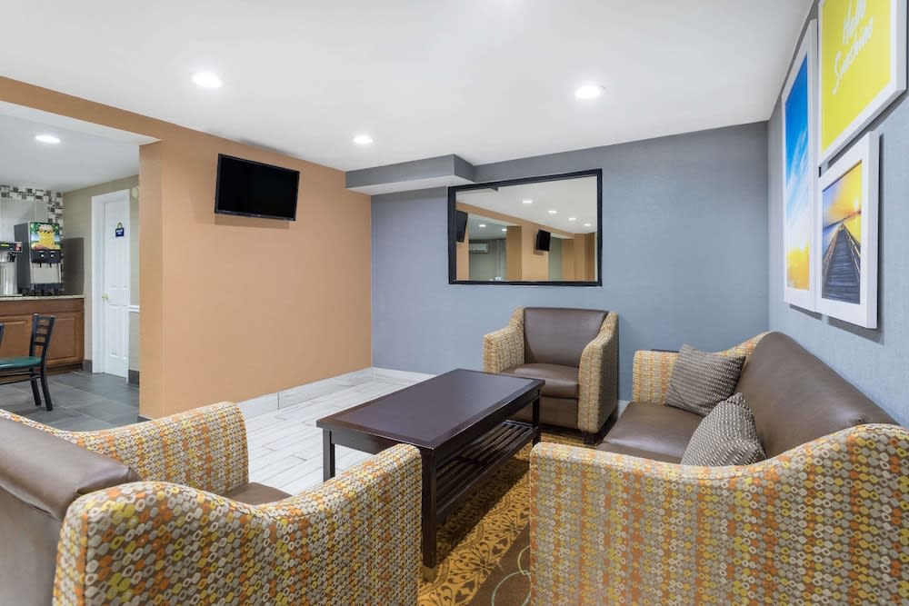Days Inn by Wyndham Newberry South Carolina 2