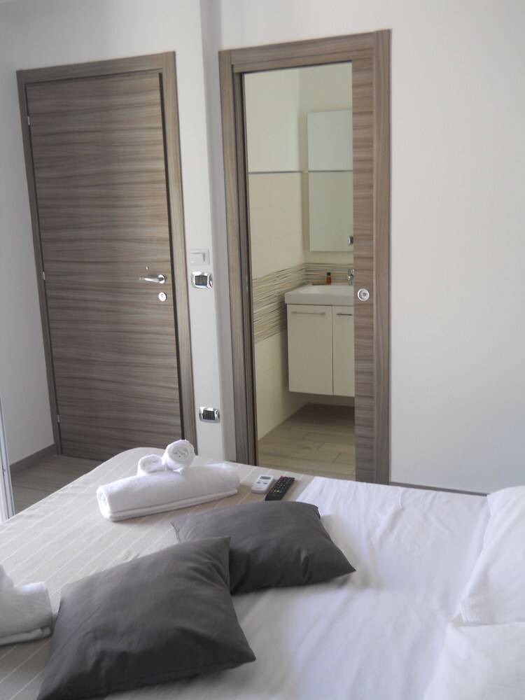 Summer Beach Rooms 2