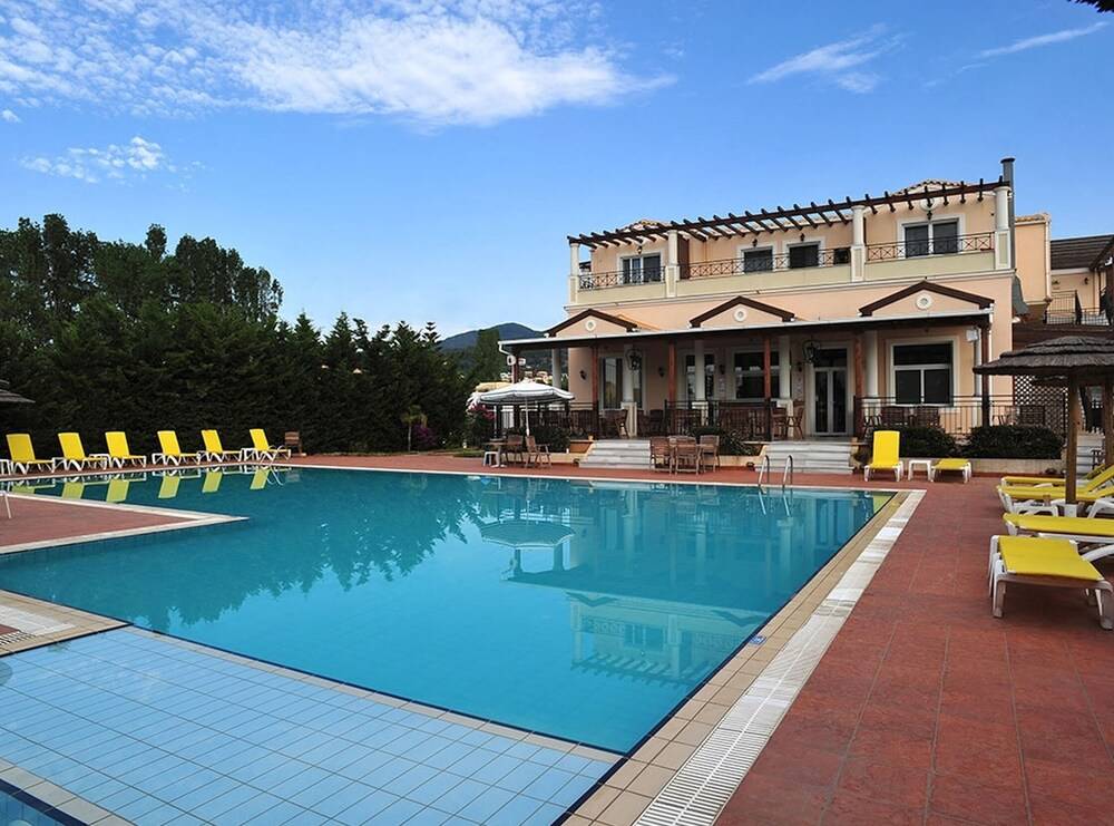 Thinalos Aparthotel 1