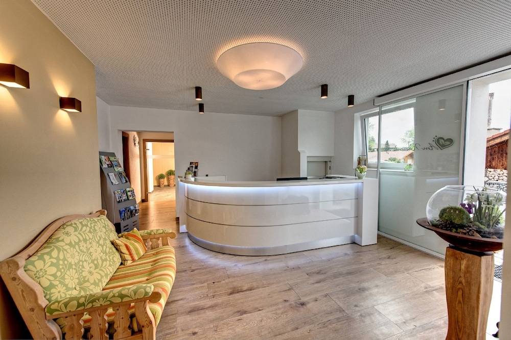 Hotel am Wiesenhang - Garni 1