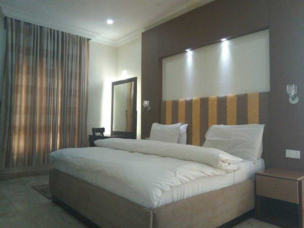 Margaretta Classic Suites and Hotel 1