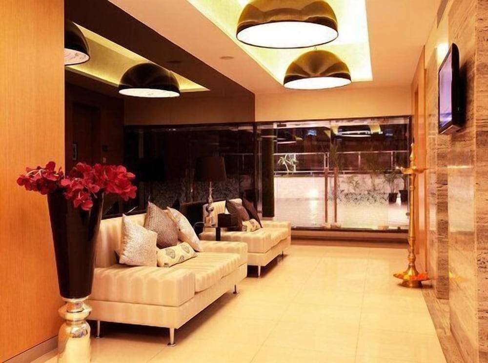 Mumbai Metro - The Executive Hotel 1