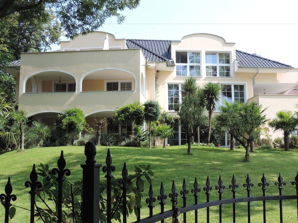 Park-Villa 1