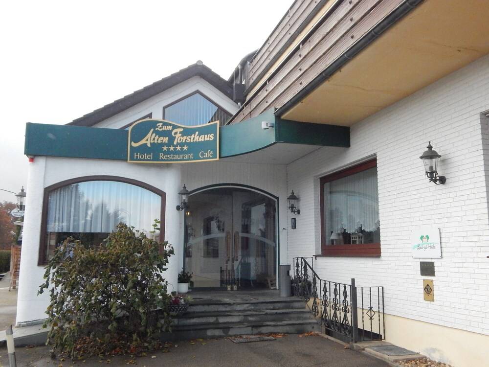 Land-gut-Hotel Zum alten Forsthaus - Aufladestation für Elektroautos 1