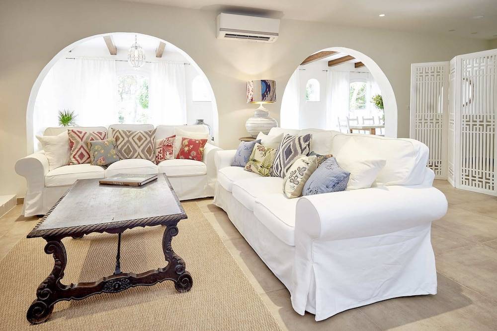 Moorea Boutique - Only Adults 1