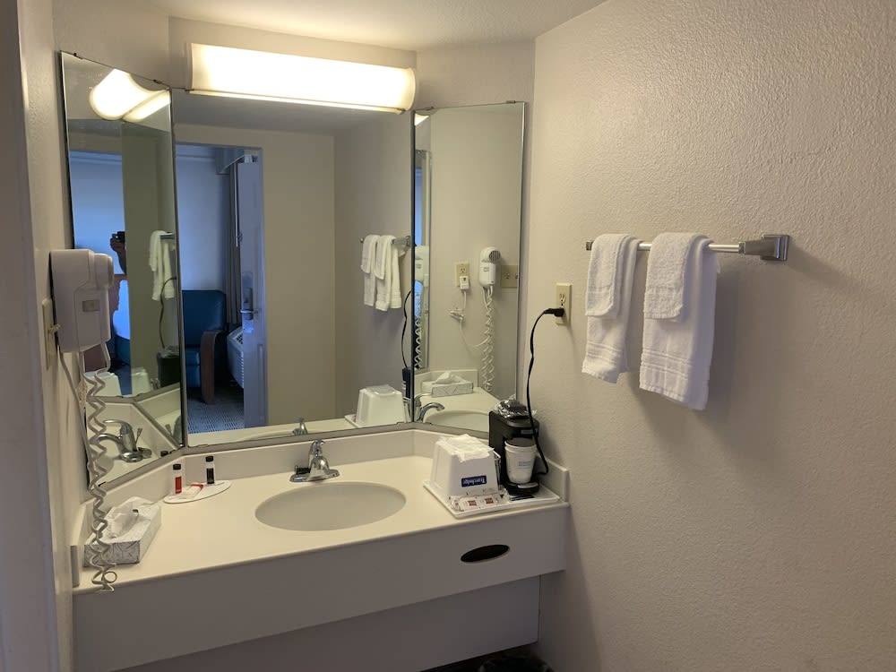 Quality Inn & Suites Tuscaloosa near University 1