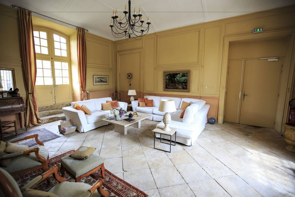 Domaine Des Escaunes 2