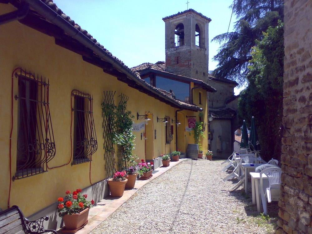 Arco dei Nobili 1