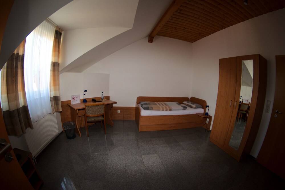 Messe-Hotel "Waldruhe" 1