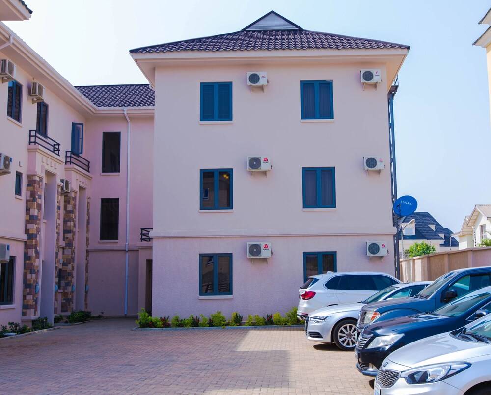 Tenny's Place Apartments 1