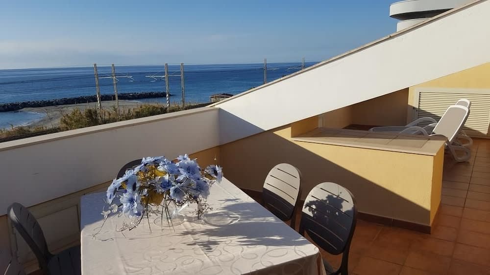 Il Borgo Della Marinella 1