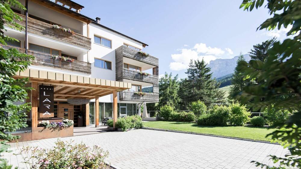 Alpine Hotel Ciasa Lara 1