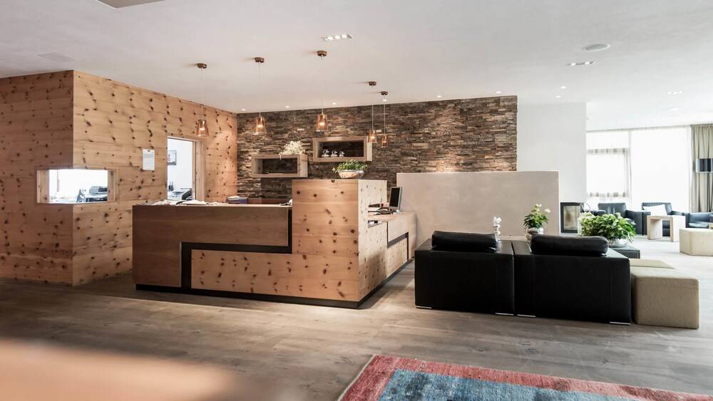 Alpine Hotel Ciasa Lara 2
