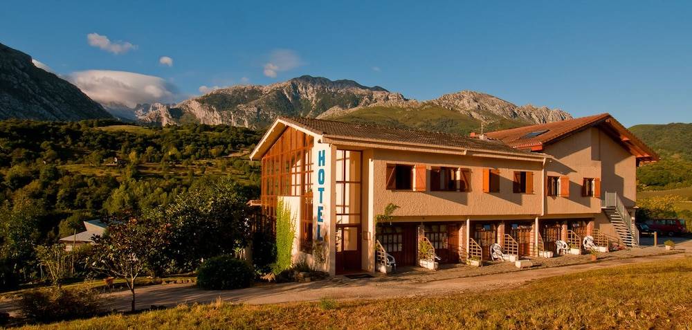 Hotel Torrecerredo 1