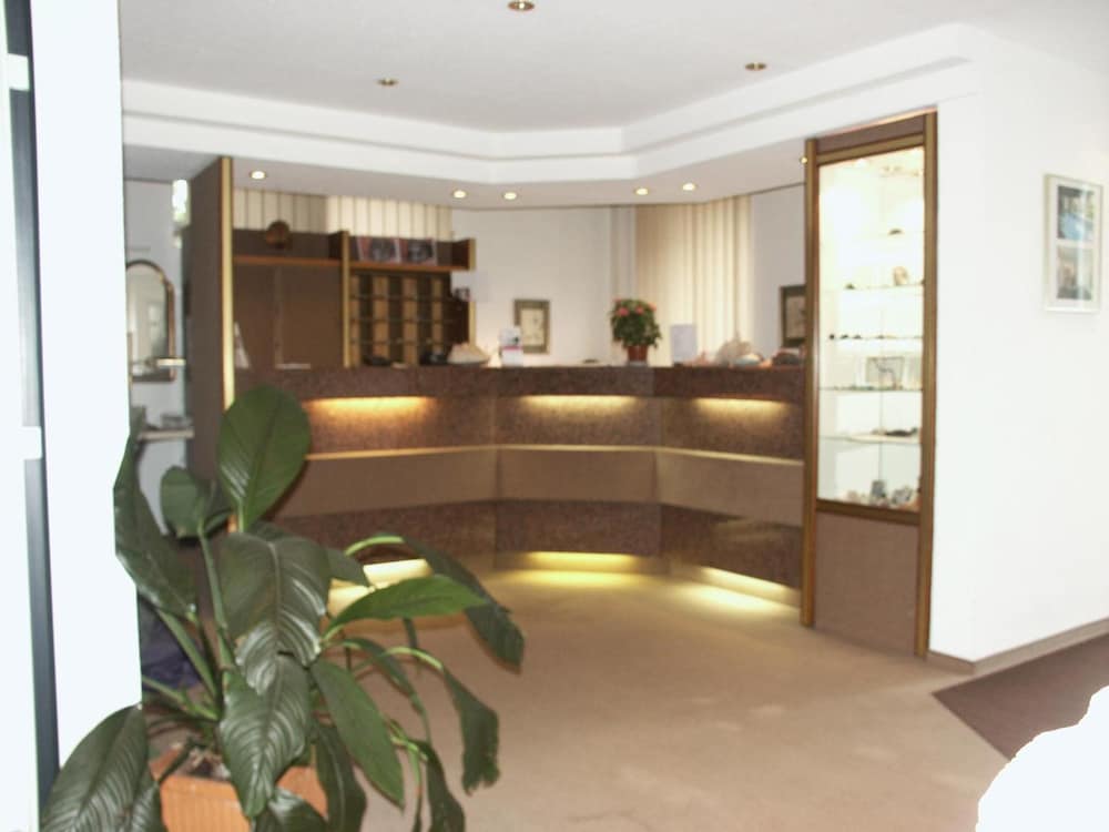 Edelstein-Hotel 2