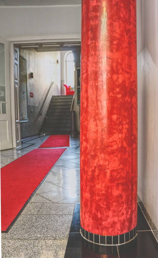 OPERA Hostel 2
