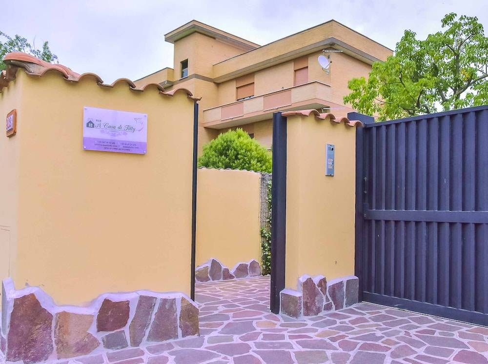 A Casa Di Titty 1