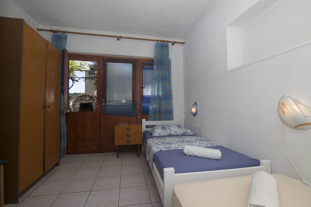 Apartments and Rooms Nikol 1