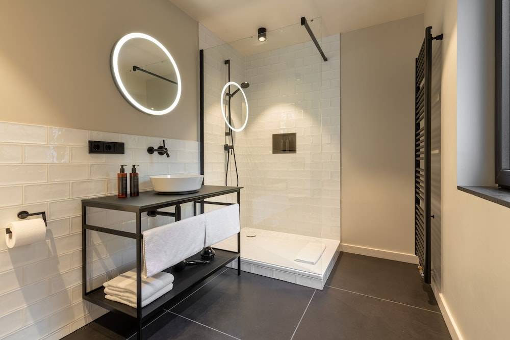 THE ADAMS - Self Check In Hotel 1