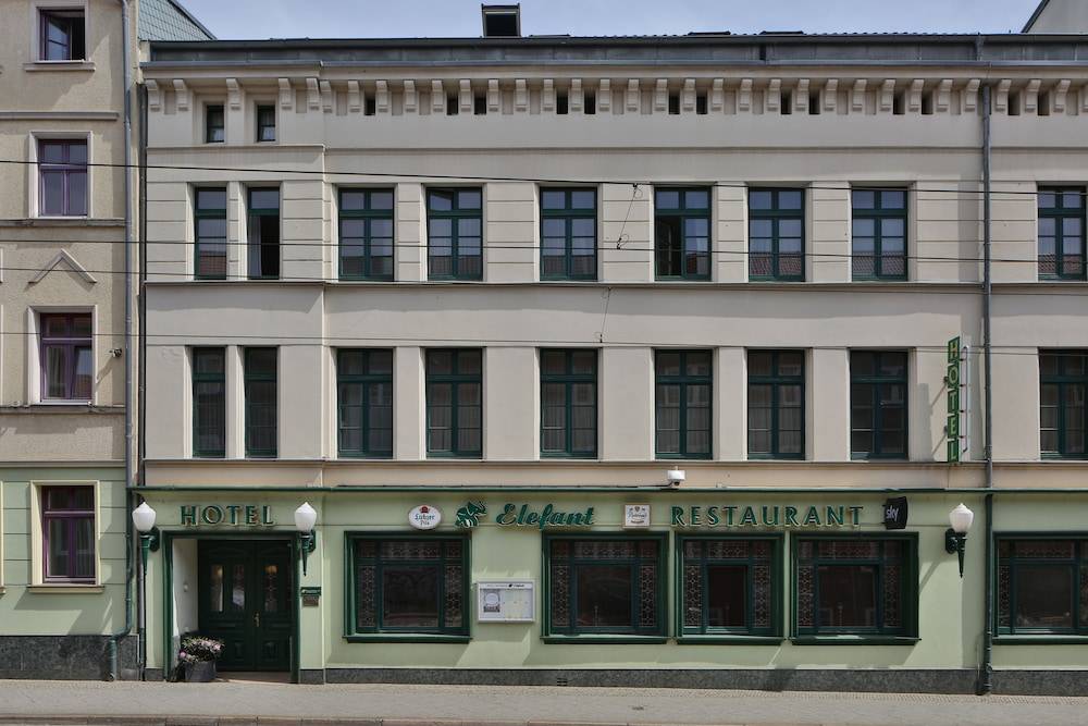 Hotel Elefant 1