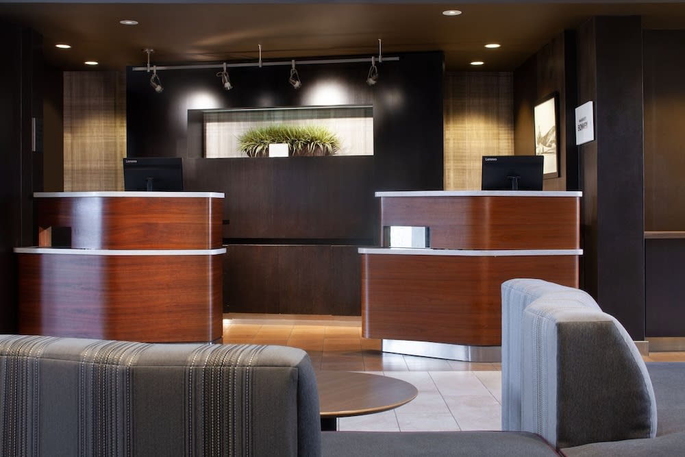 Courtyard by Marriott Oakland Airport 2