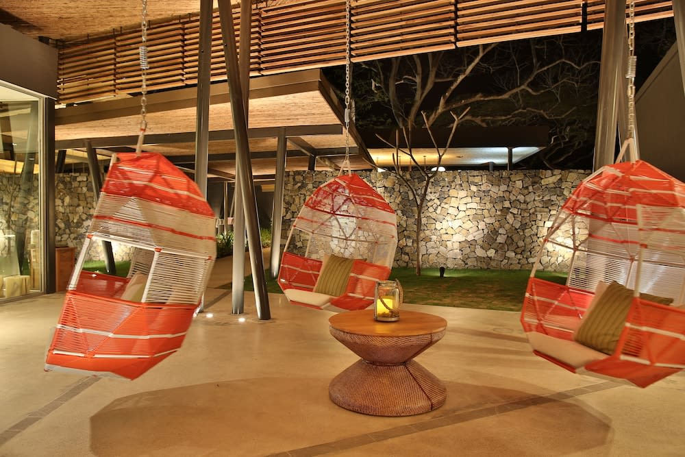 El Mangroove Papagayo, Autograph Collection 2