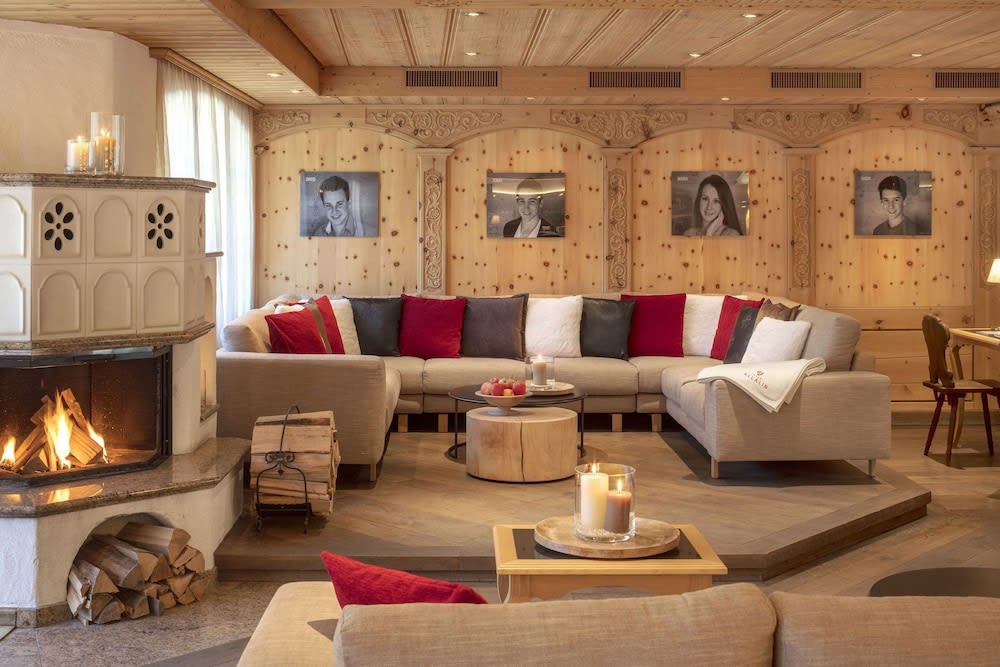 Swiss Alpine Hotel Allalin 1