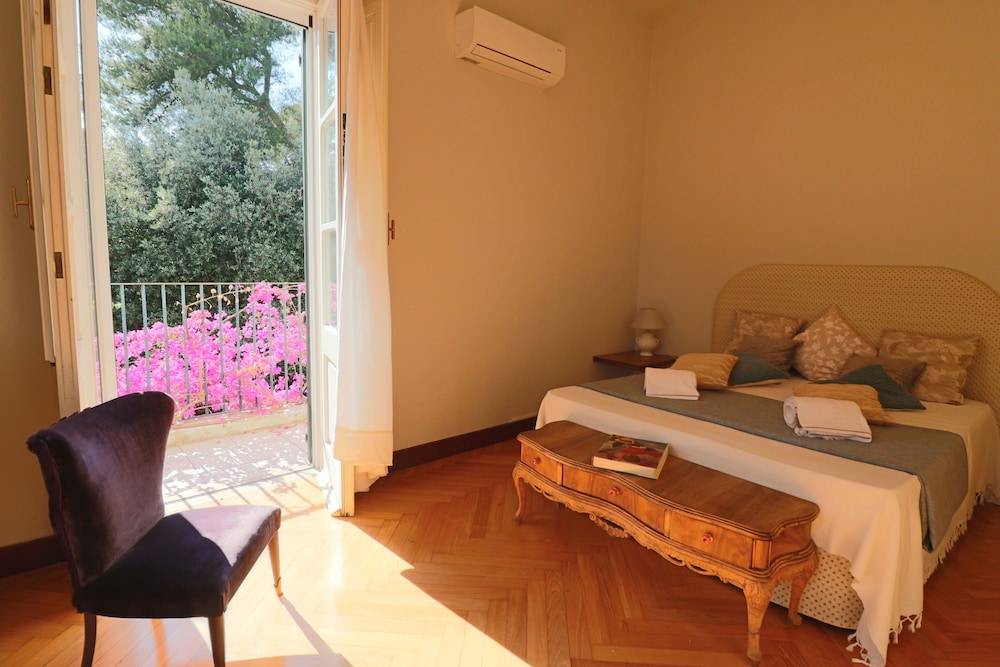Executive Suite - Calais 1