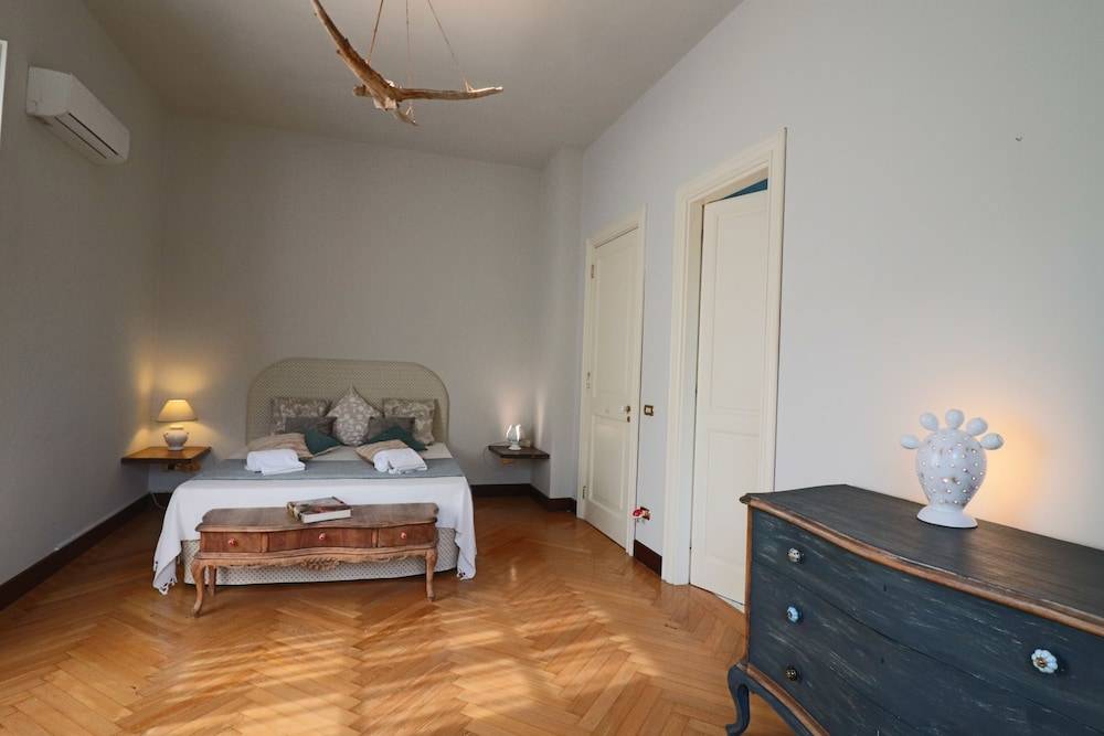 Executive Suite - Calais 2