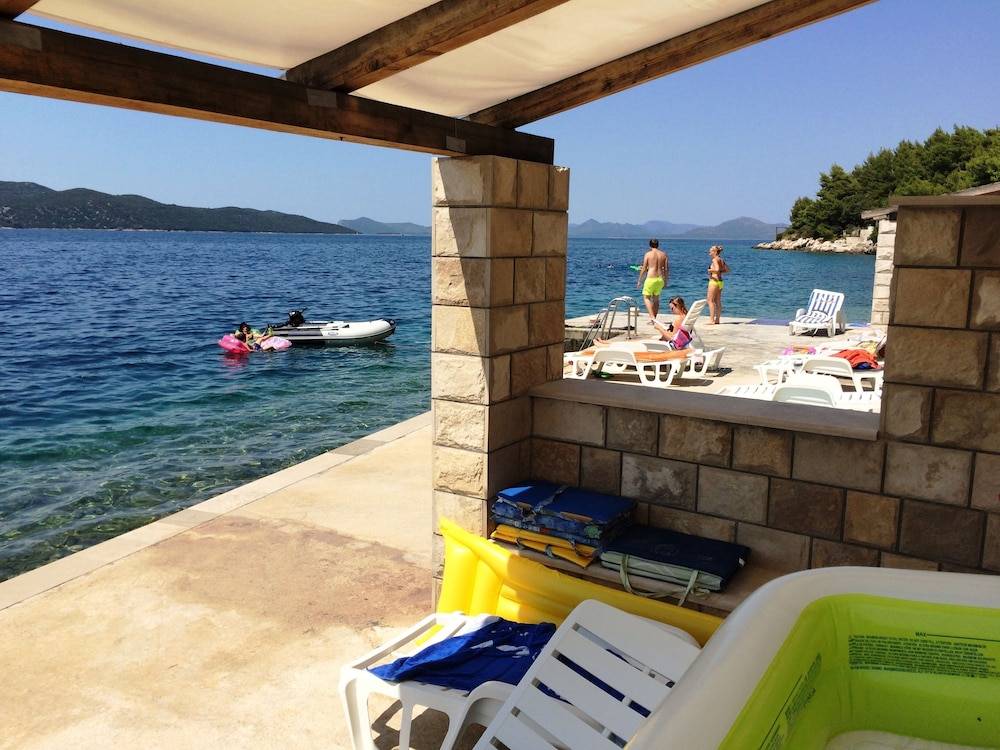 Beach Villa Ratac 1