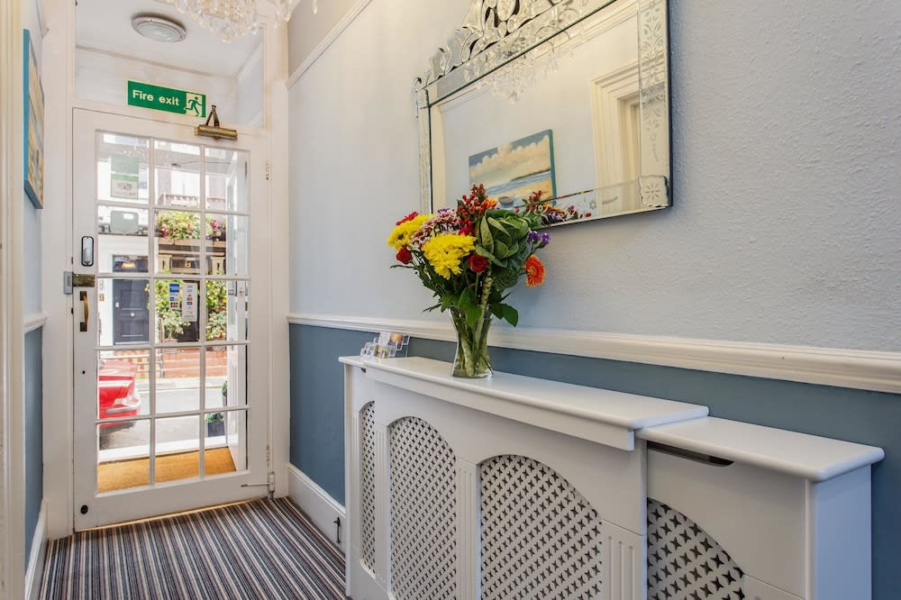 Brighton Surf Guest House 1