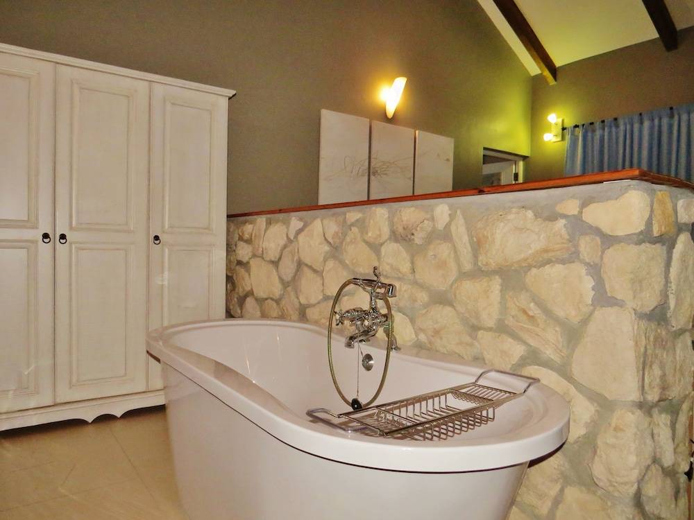 Kleinzee Oceanfront Whole House Self Catering 2
