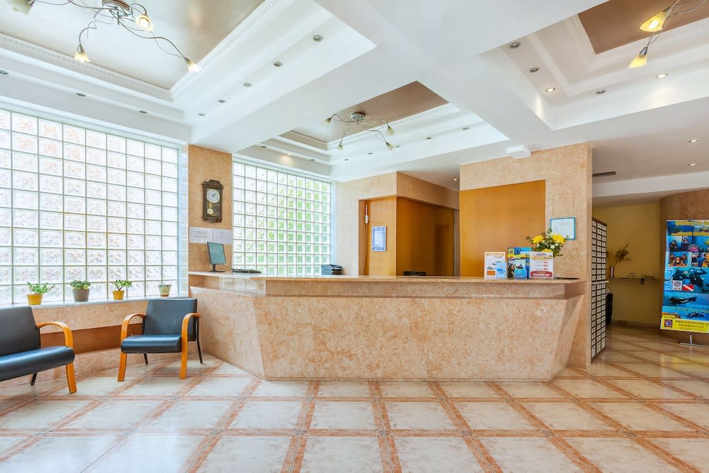 Atrium Hotel 2
