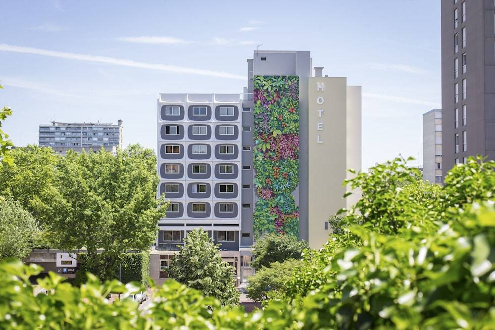 Hotel des Congrès 1