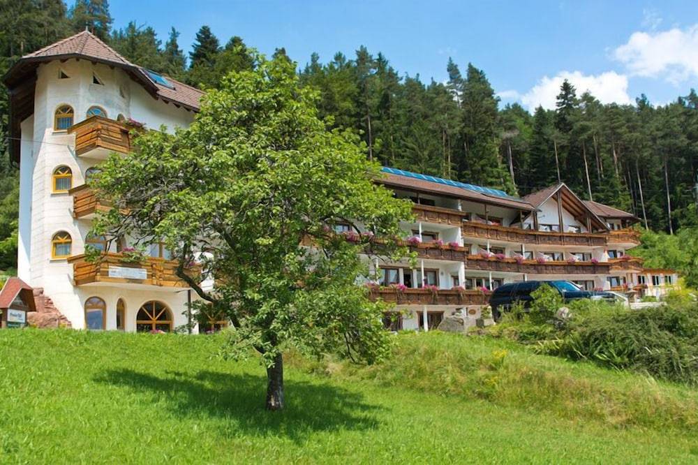 Öko-Landhotel Basler Hof 1