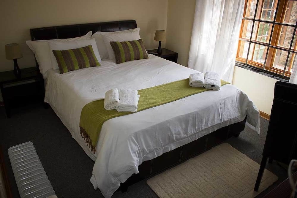 Ebony and Ivory Guesthouse 1