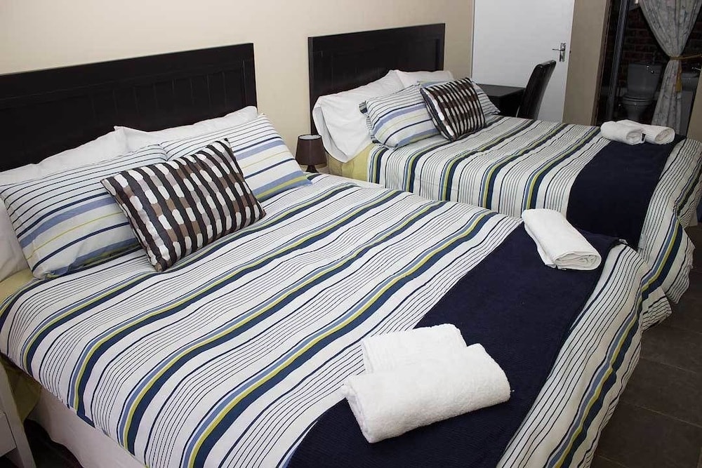 Ebony and Ivory Guesthouse 2