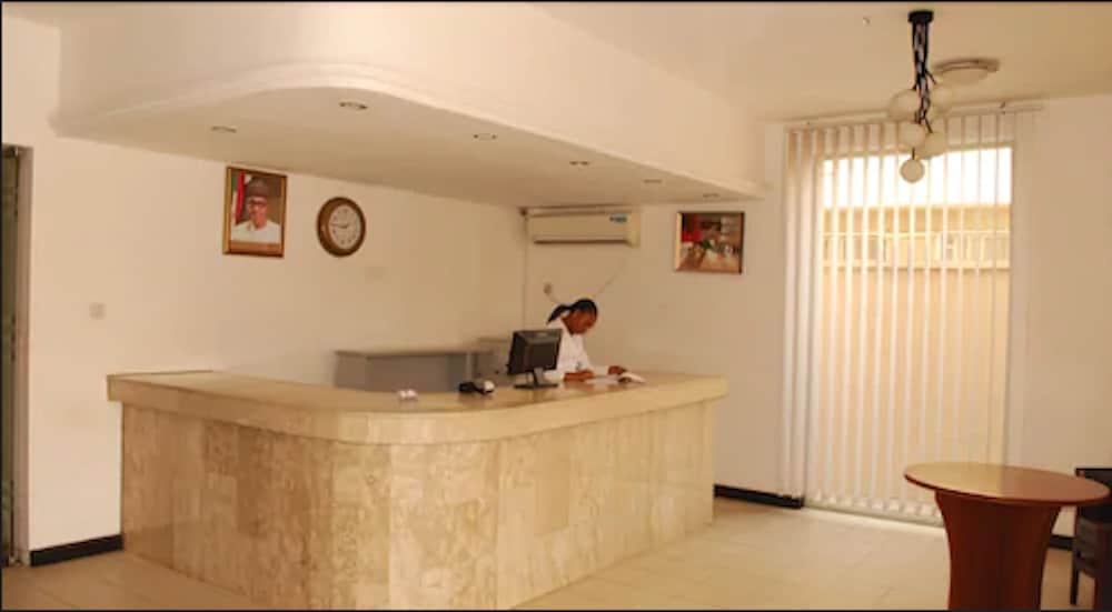 Hans Place Hotel 2