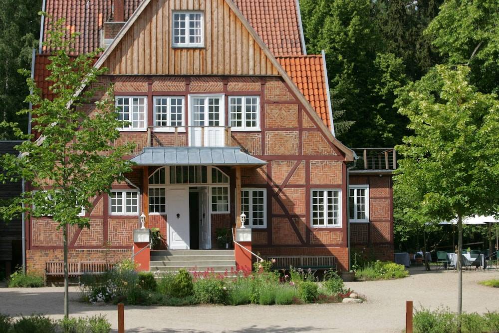 Hotel Waldhof auf Herrenland 1