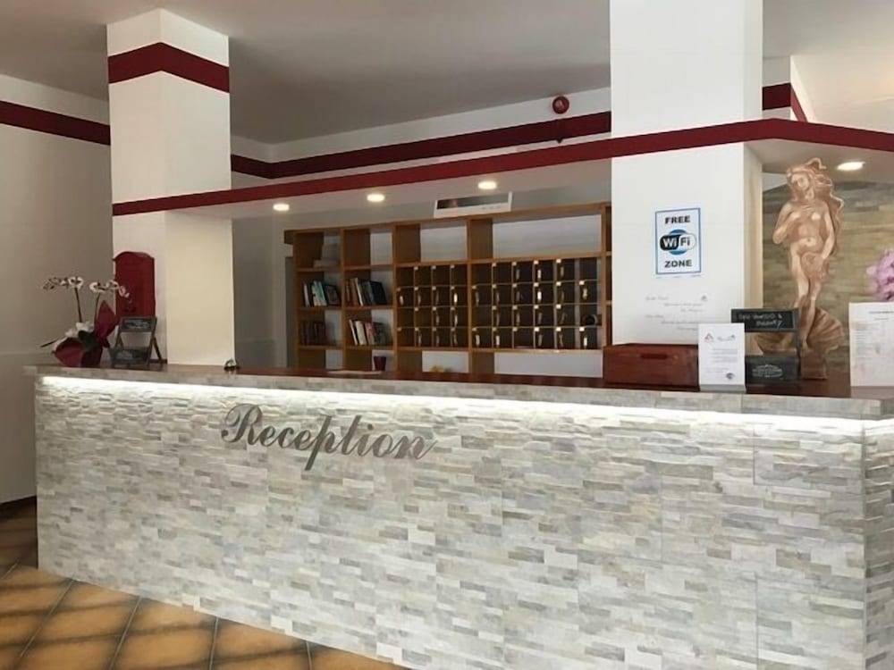 Hotel St. Louis 1