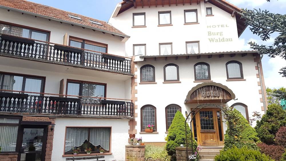 Hotel Burg Waldau 1