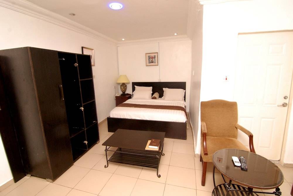Silverland Hotel and Suites 2