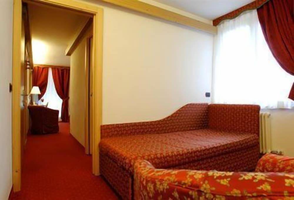Nivis Hotel 2