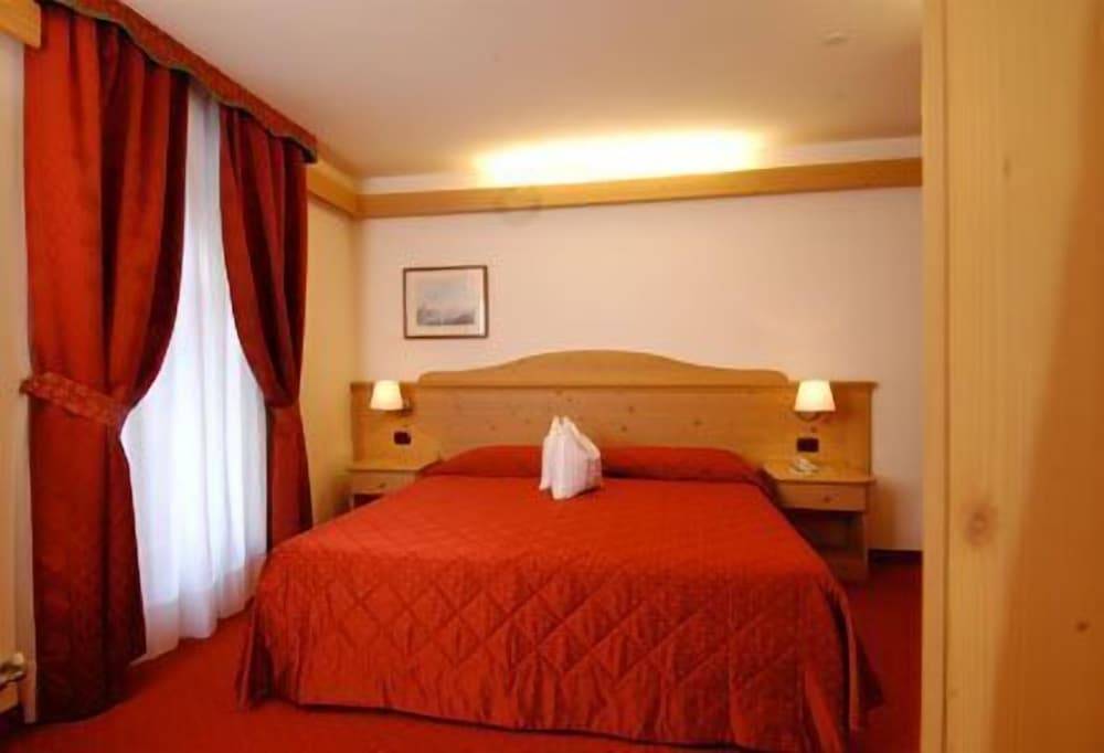 Nivis Hotel 1