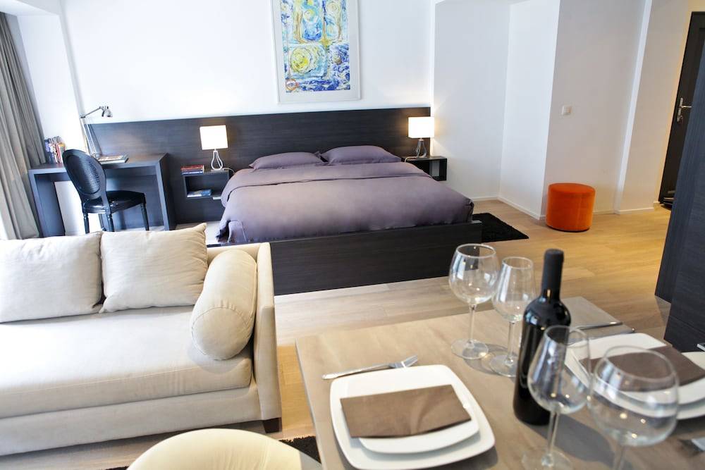 Flat Moliere 1