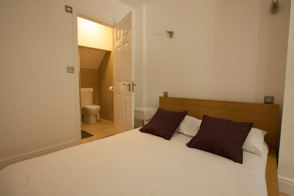 Tooting Rooms & Studio by PrimeCityHosts 2