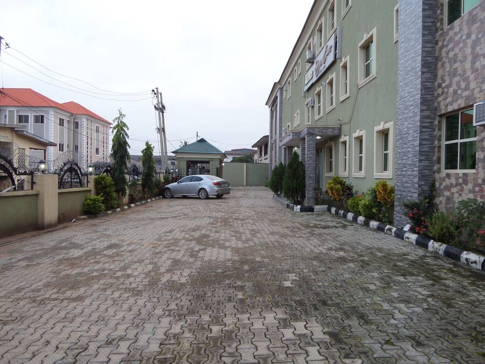 Akma Signature Hotel & Suites 1