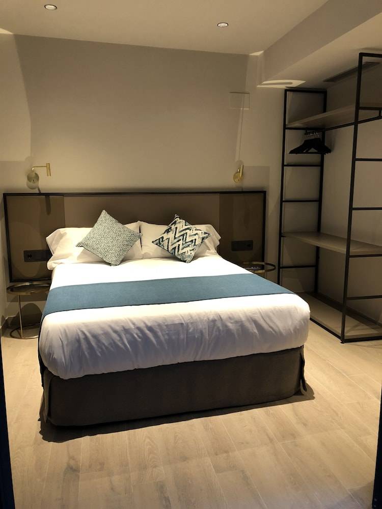 HOTEL TORRENT 2